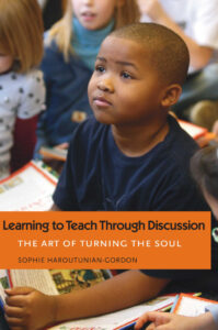 Learning to Teach through Discussion Kitap Kapağı