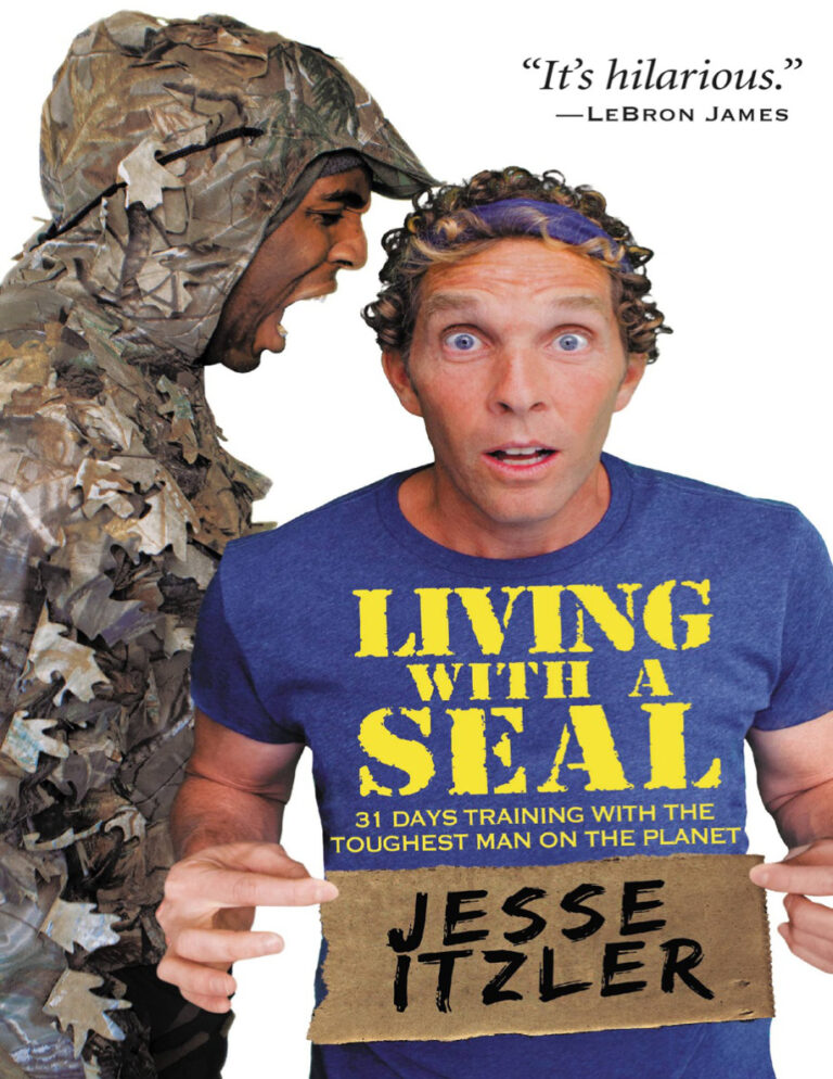 Living with a SEAL 31 Days Training with the Toughest Man on the Kitap Kapağı