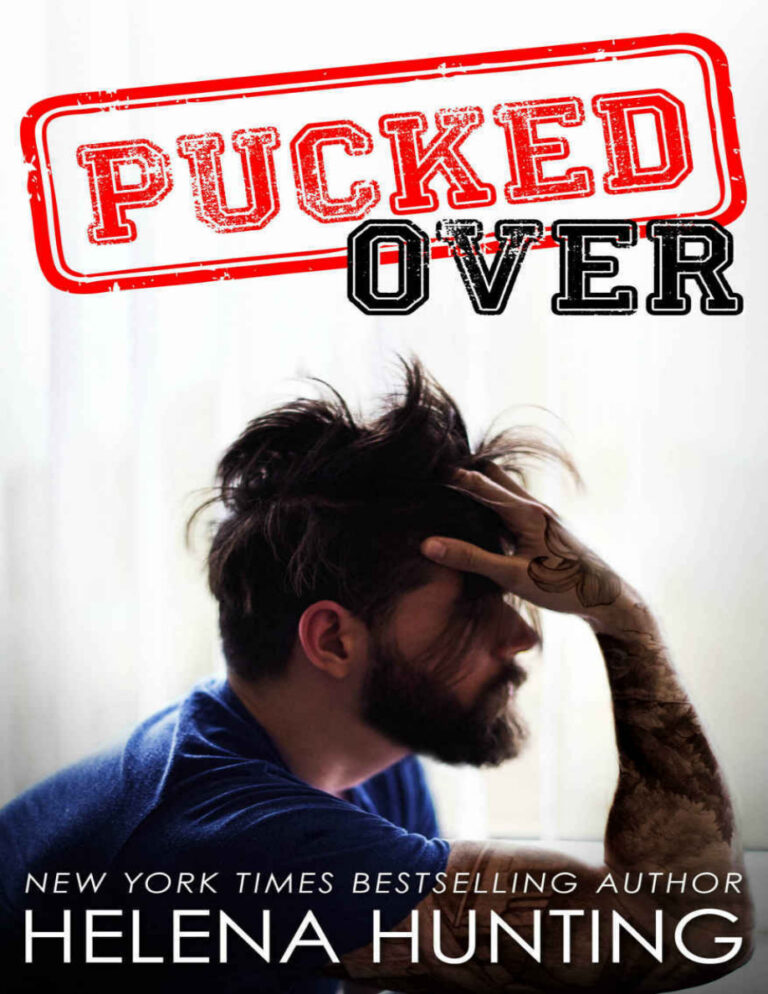 #3 Pucked Over Kitap Kapağı