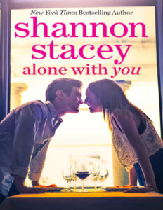 Alone With You Spanish Edition Shannon Stacey Kitap Kapağı