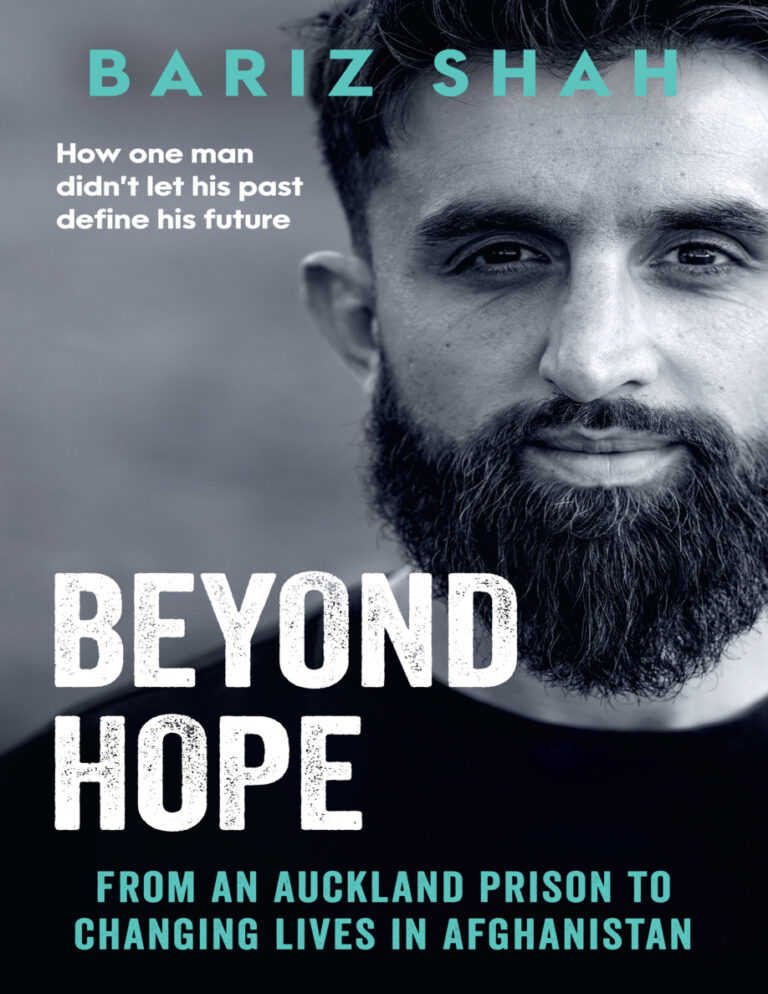 Beyond Hope Bariz Shah Kitap Kapağı