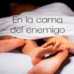 En la cama del enemigo Spanish Edition Jennifer Labrecque Kitap Kapağı
