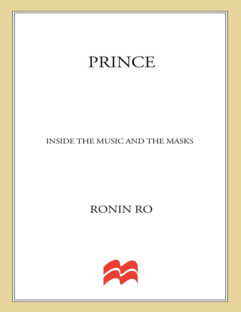 Prince Inside the Music and the Masks Ronin Ro Kitap Kapağı