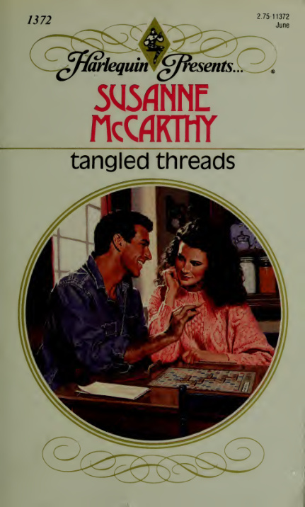 Tangled threads Susanne McCarthy Kitap Kapağı