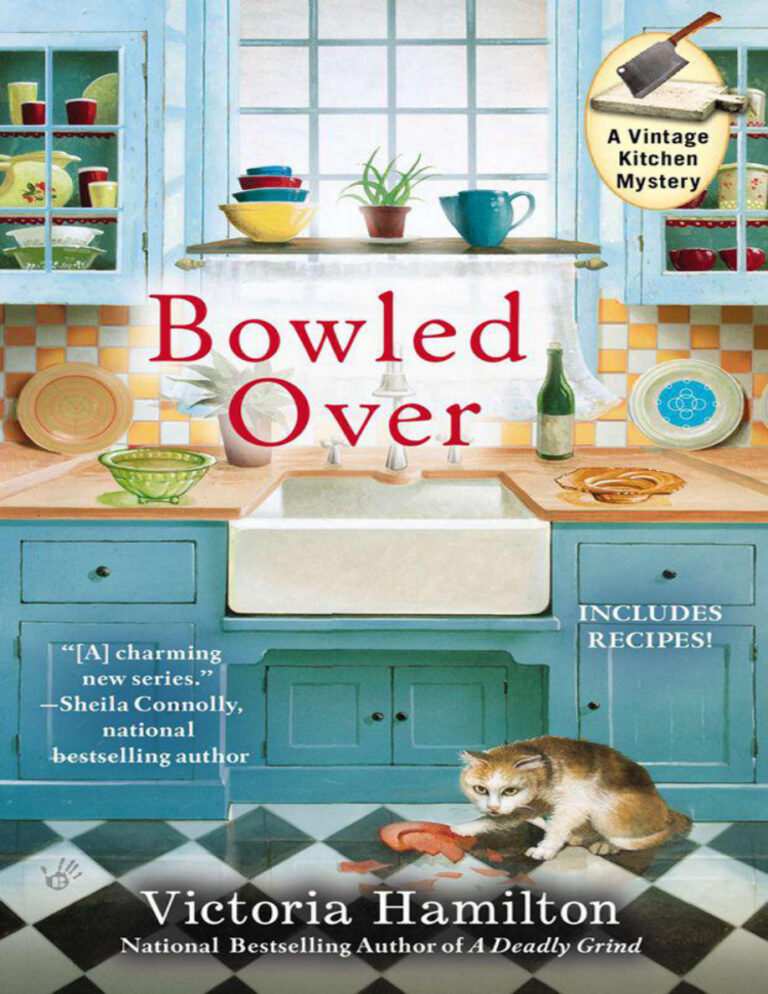 Bowled Over Victoria Hamilton Kitap Kapağı