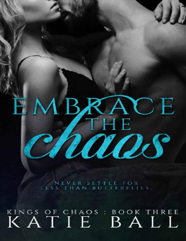 Embrace the Chaos Katie ball Kitap Kapağı