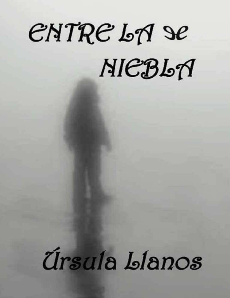 Entre la niebla Ursula Llanos Kitap Kapağı