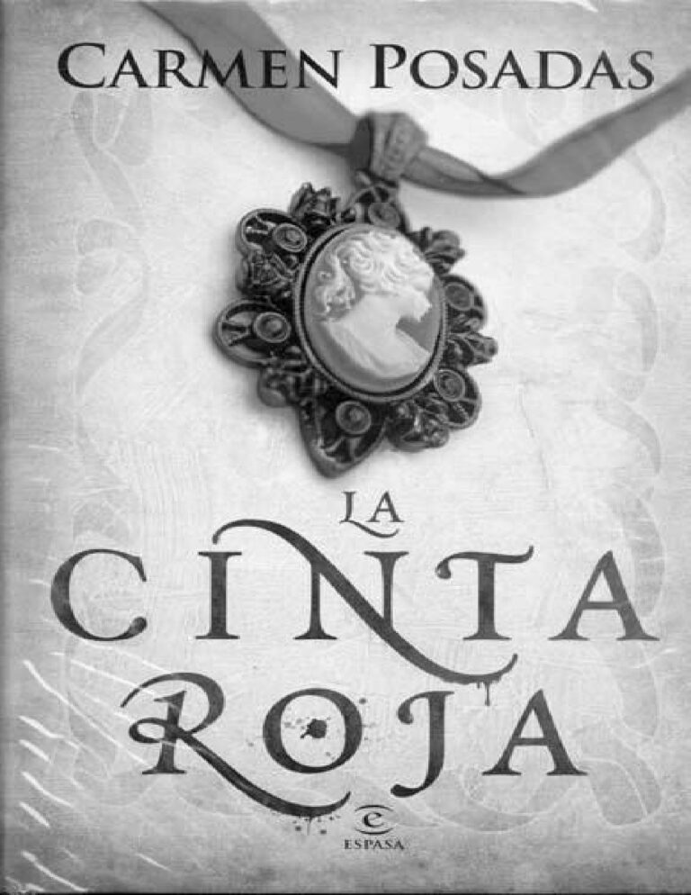 La cinta Roja Carmen Posadas Kitap Kapağı