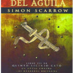 Las garras del aguila Spanish Scarrow Simon Kitap Kapağı
