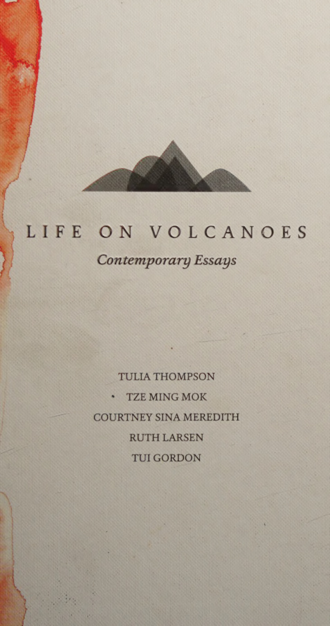 Life on Volcanoes Contemporary Essays Janet McAllister Kitap Kapağı