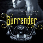 Surrender Saving Setora 6 Raven Dark Kitap Kapağı