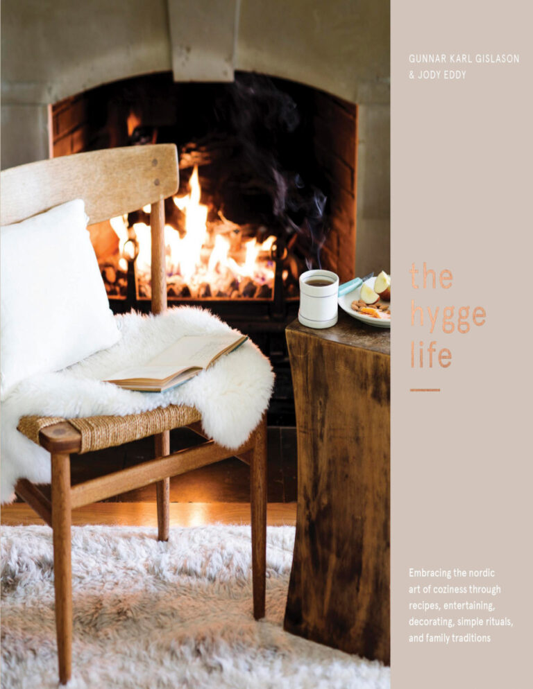 The Hygge Life Karl Gislason Kitap Kapağı