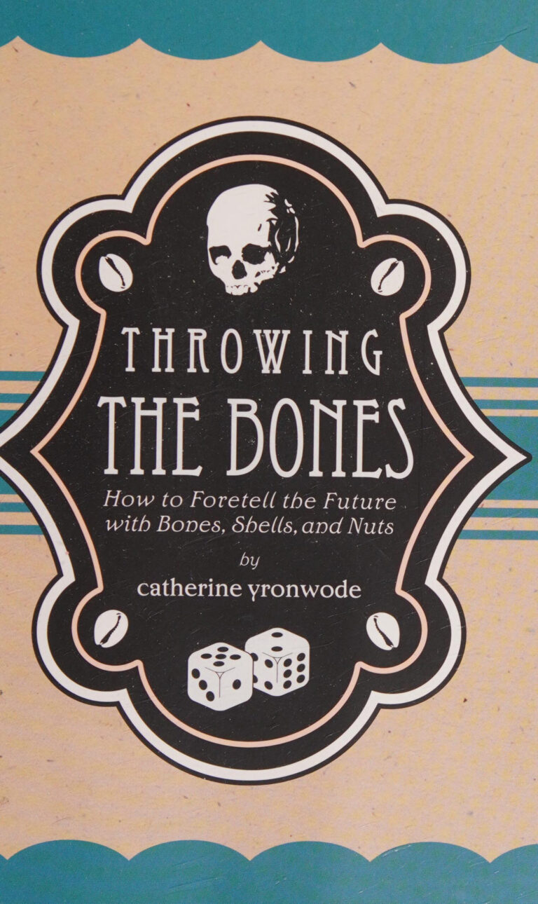 Throwing the bones Catherine Yronwode Kitap Kapağı