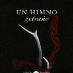 Un himno extrano Spanish Edition Laura thalassa Kitap Kapağı