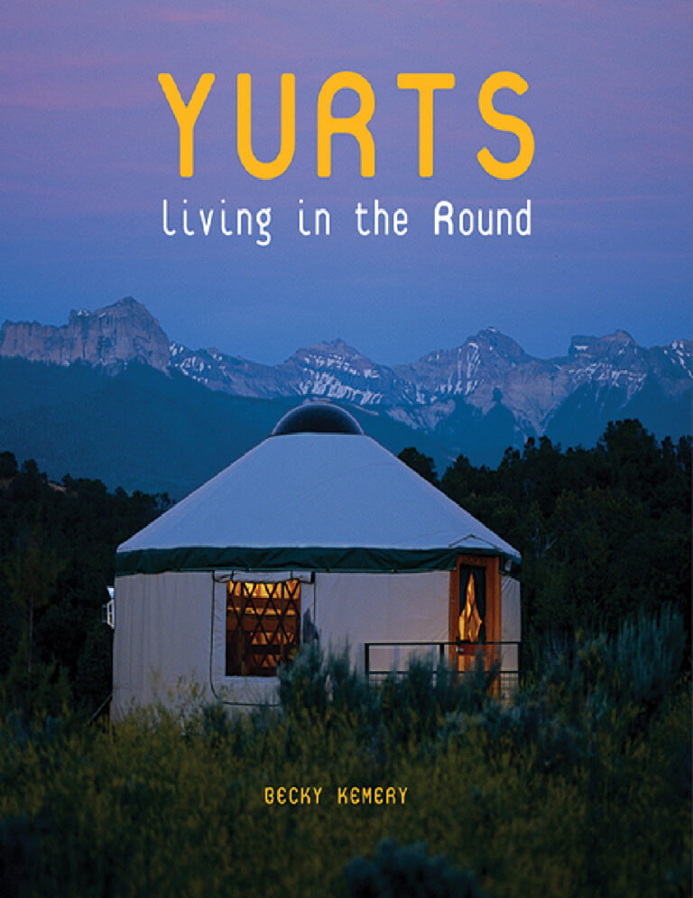Yurts Living in The Round Becky Kemery Kitap Kapağı
