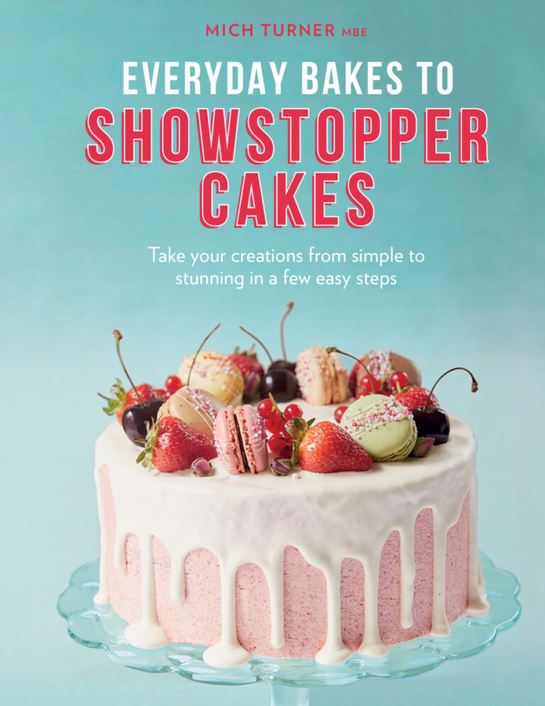 Everyday Bakes to Showstopper Cakes Mich Turner Kitap Kapağı