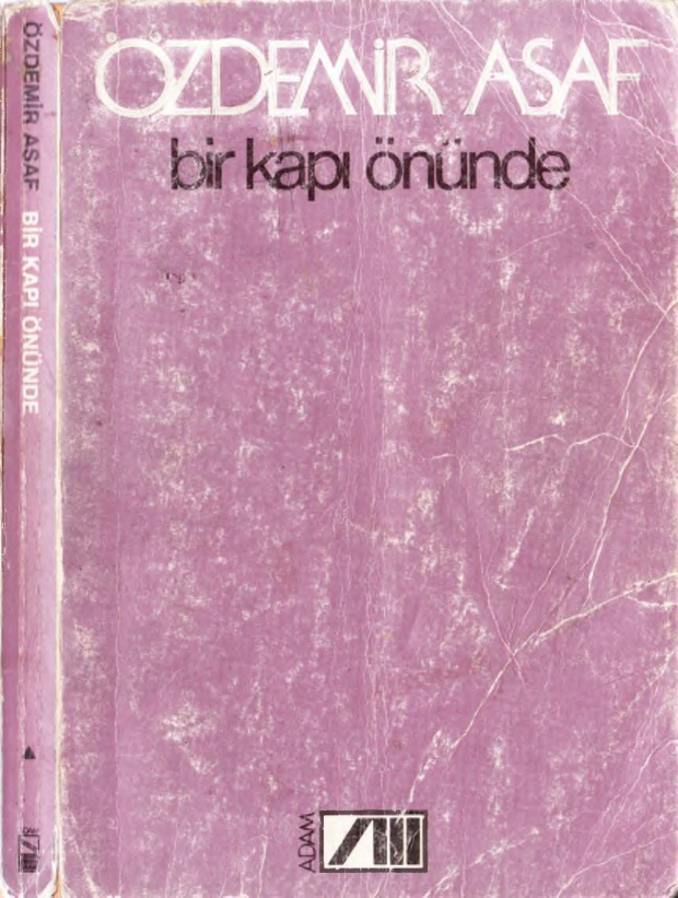 Bir Kapı Önünde PDF – Özdemir Asaf