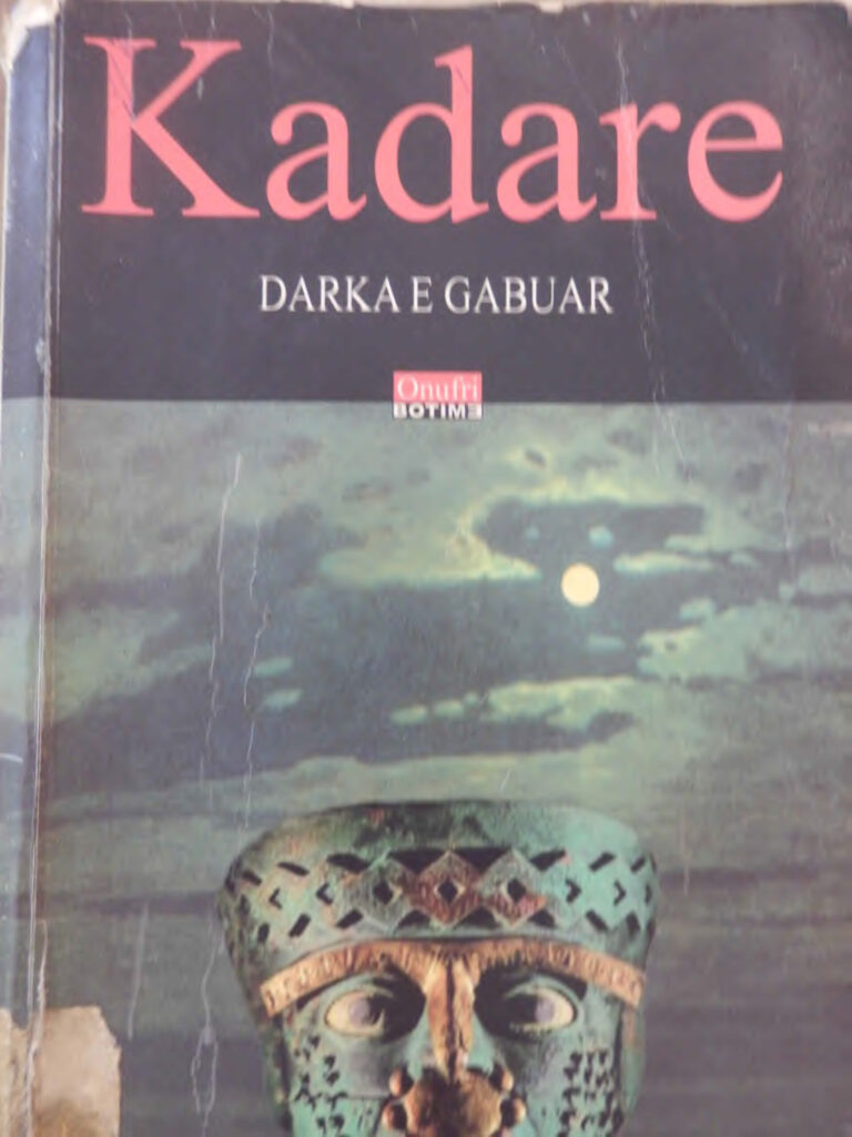Darka e gabuar Albanian Edition Kadare Ismail Kitap Kapağı