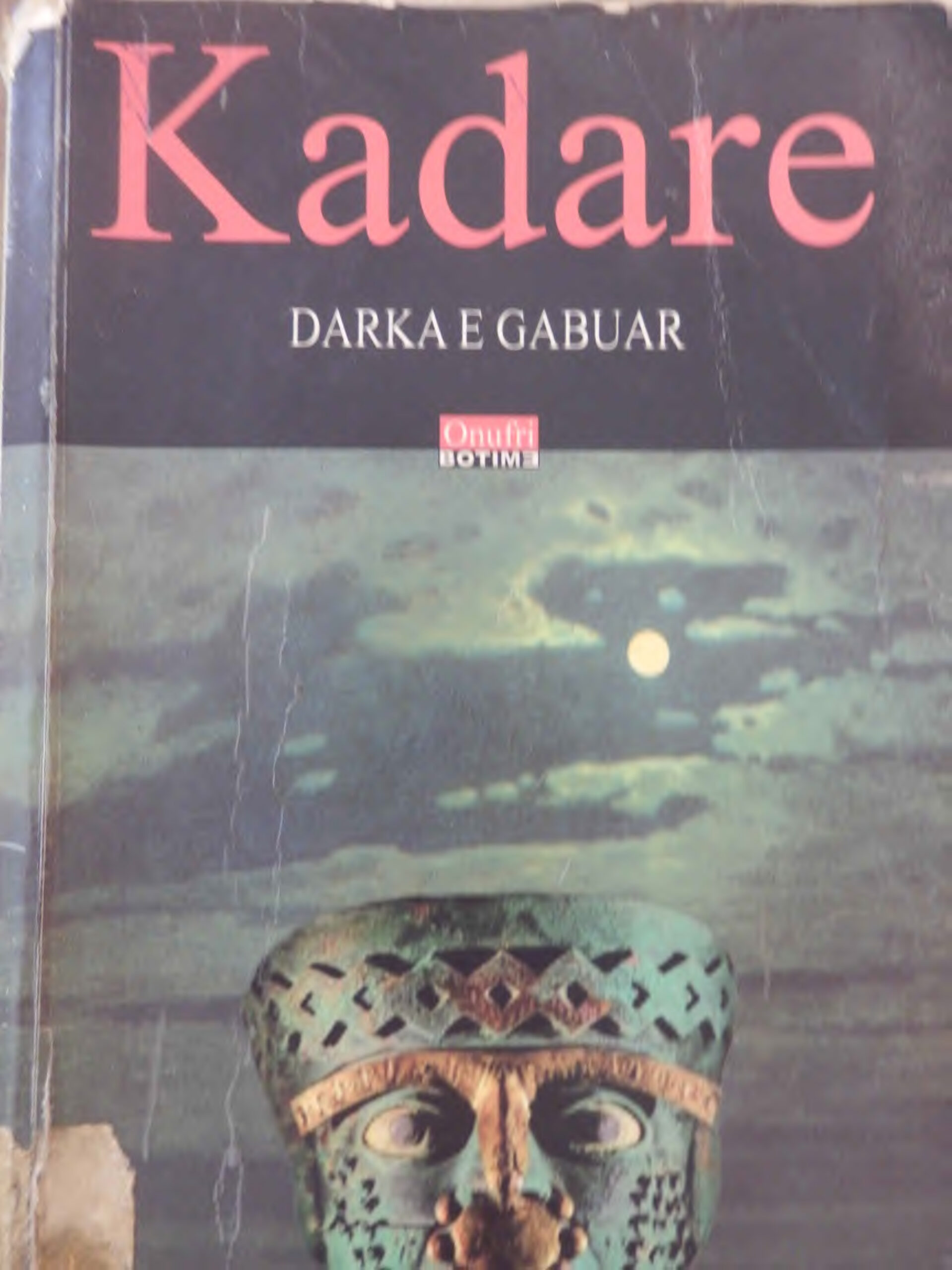 Darka e gabuar Albanian Edition Kadare Ismail Kitap Kapağı